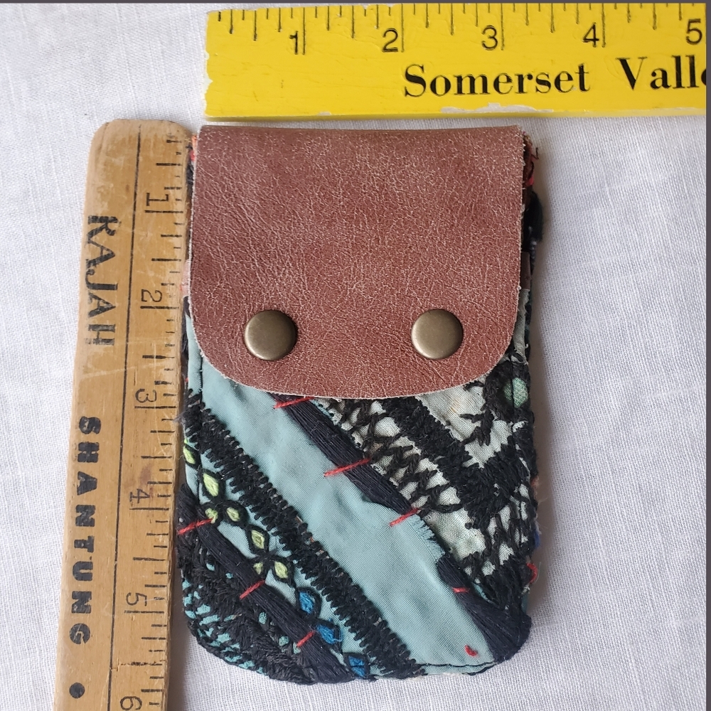 🔮🎱 Free People Boho Embroidered Repurposed vtg banjara hippie Wallet card case - Picture 2 of 10